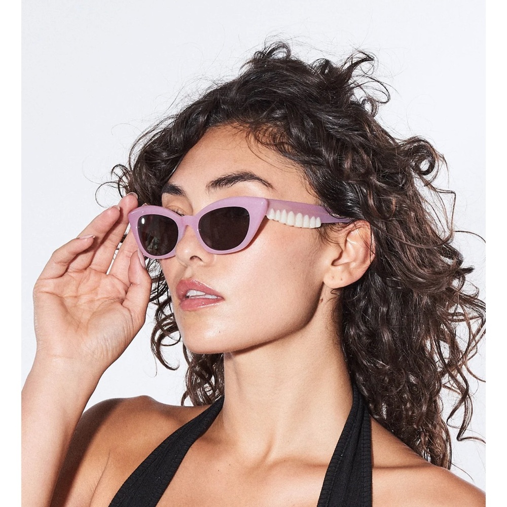 ISO:::Fashion Brand Company Pink teeth Glasses:::ISO